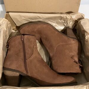 NIB Brown Leather Ankle Boots Lucky Brand Size 8.5